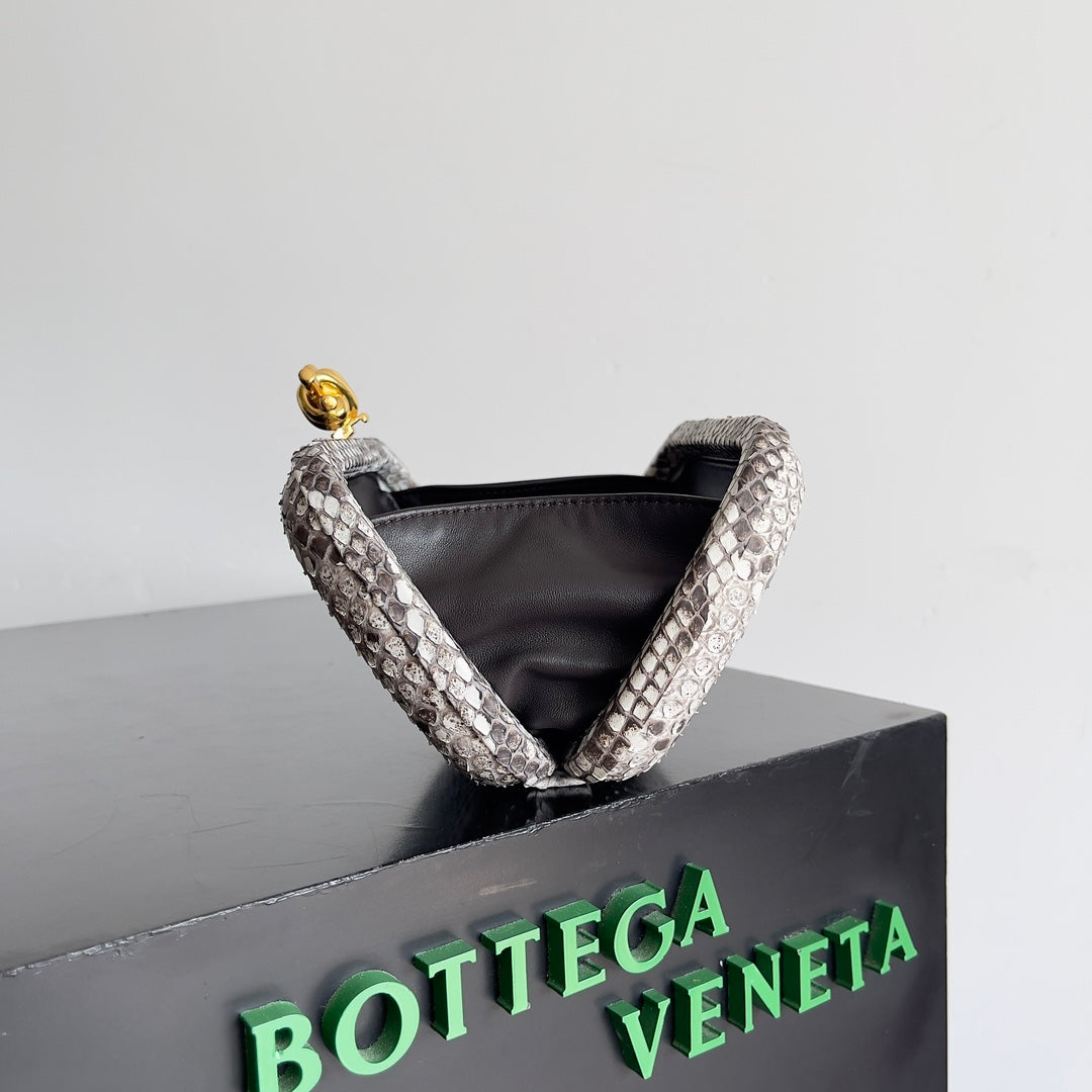 BV Knot Clutch 20 in Python Leather 209321