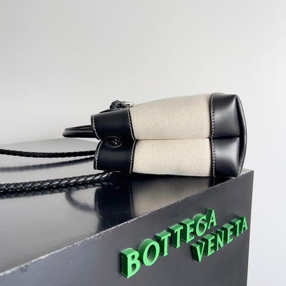 BV Andiamo 25 pequeño en lona beige y piel de becerro negra 209015
