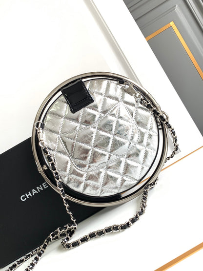 Sac à chaîne CC 22 EARTH GLOBE ORB en cuir de veau argenté