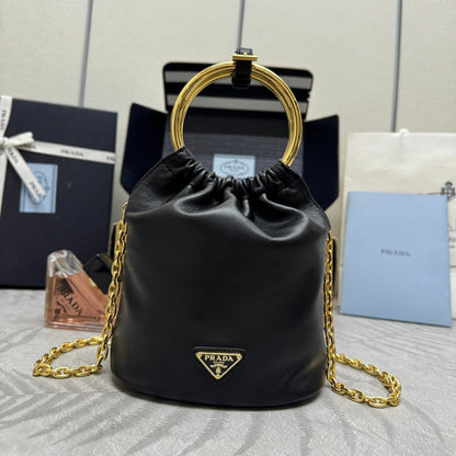 MINI SAC SEAU 19 EN CUIR D'AGNEAU NAPPA SOUPLE NOIR QUINCAILLERIE DORÉ
