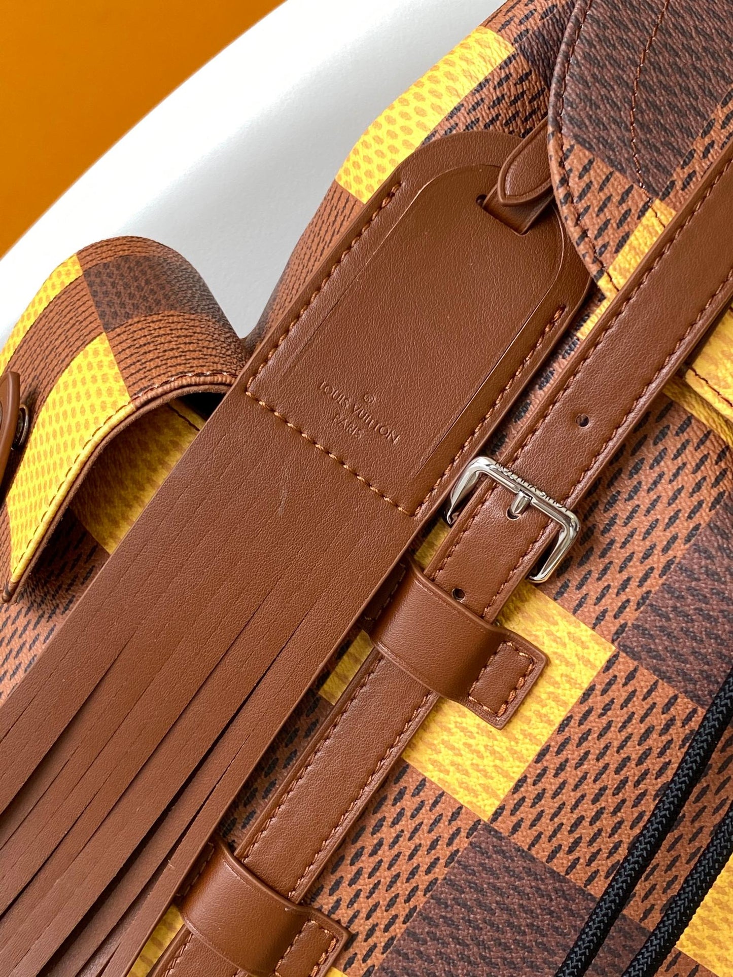 SAC À DOS CHRISTOPHER 48 EN TOILE DAMIER MARRON JAUNE