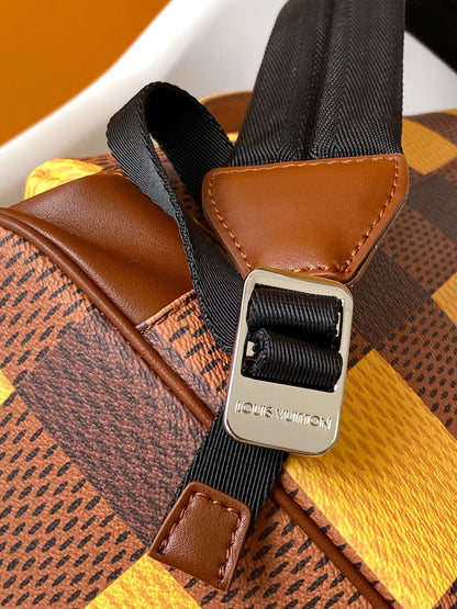 SAC À DOS CHRISTOPHER 48 EN TOILE DAMIER MARRON JAUNE