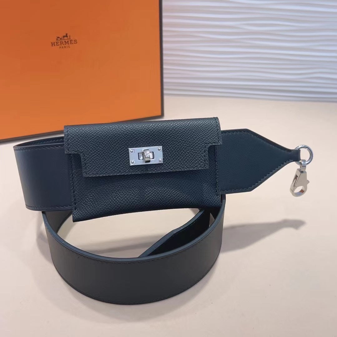 Correa de hombro Kelly Pocket de 50 mm con herrajes plateados y diseño negro Epsom 