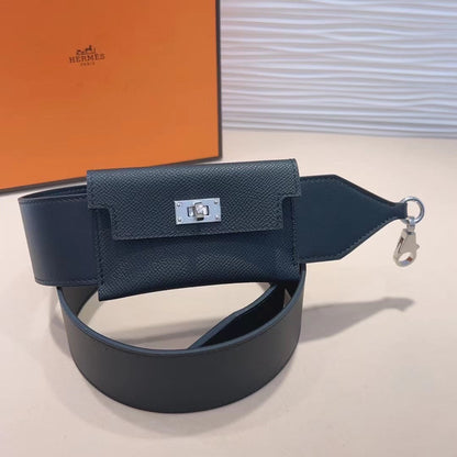 Correa de hombro Kelly Pocket de 50 mm con herrajes plateados y diseño negro Epsom 