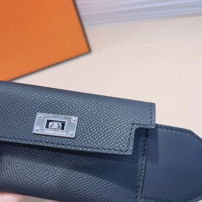 Correa de hombro Kelly Pocket de 50 mm con herrajes plateados y diseño negro Epsom 
