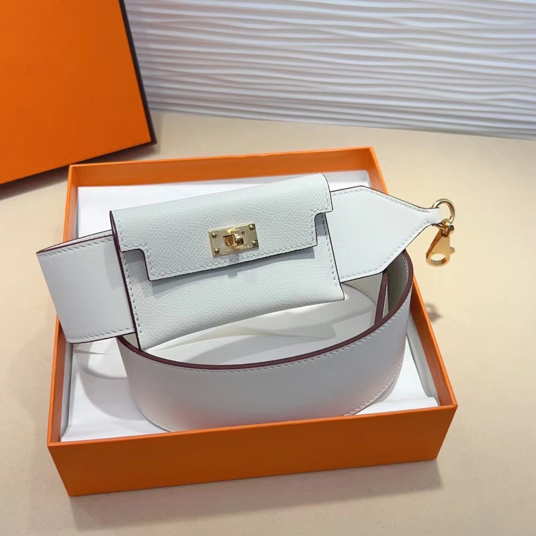 Correa de hombro Kelly Pocket de 50 mm con herrajes dorados y diseño blanco Epsom 