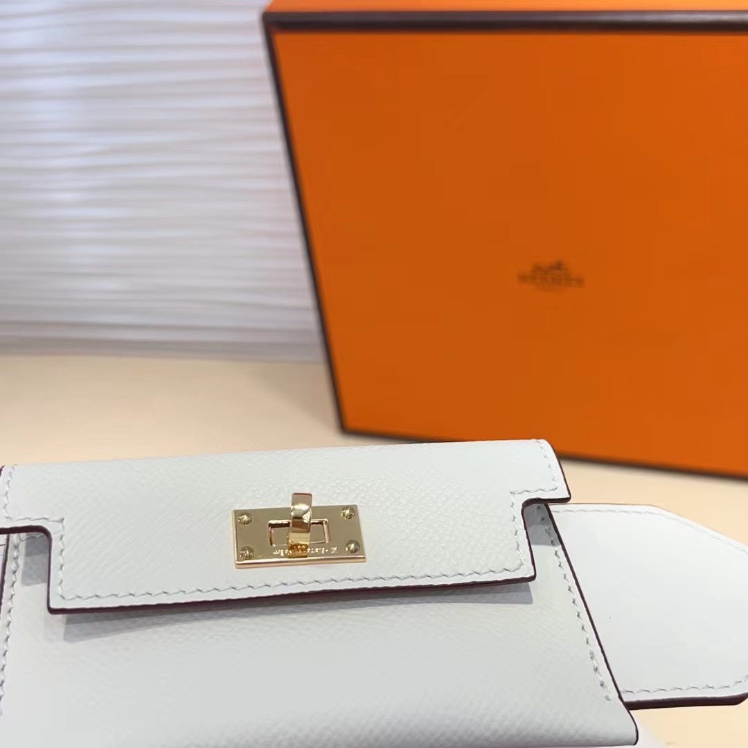Correa de hombro Kelly Pocket de 50 mm con herrajes dorados y diseño blanco Epsom 