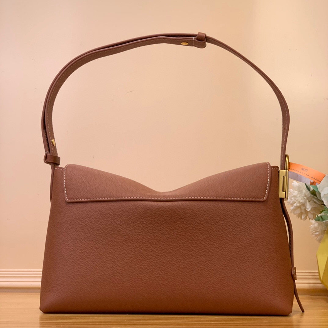 Bolso bandolera LV Low Key de piel de becerro color coñac 205007