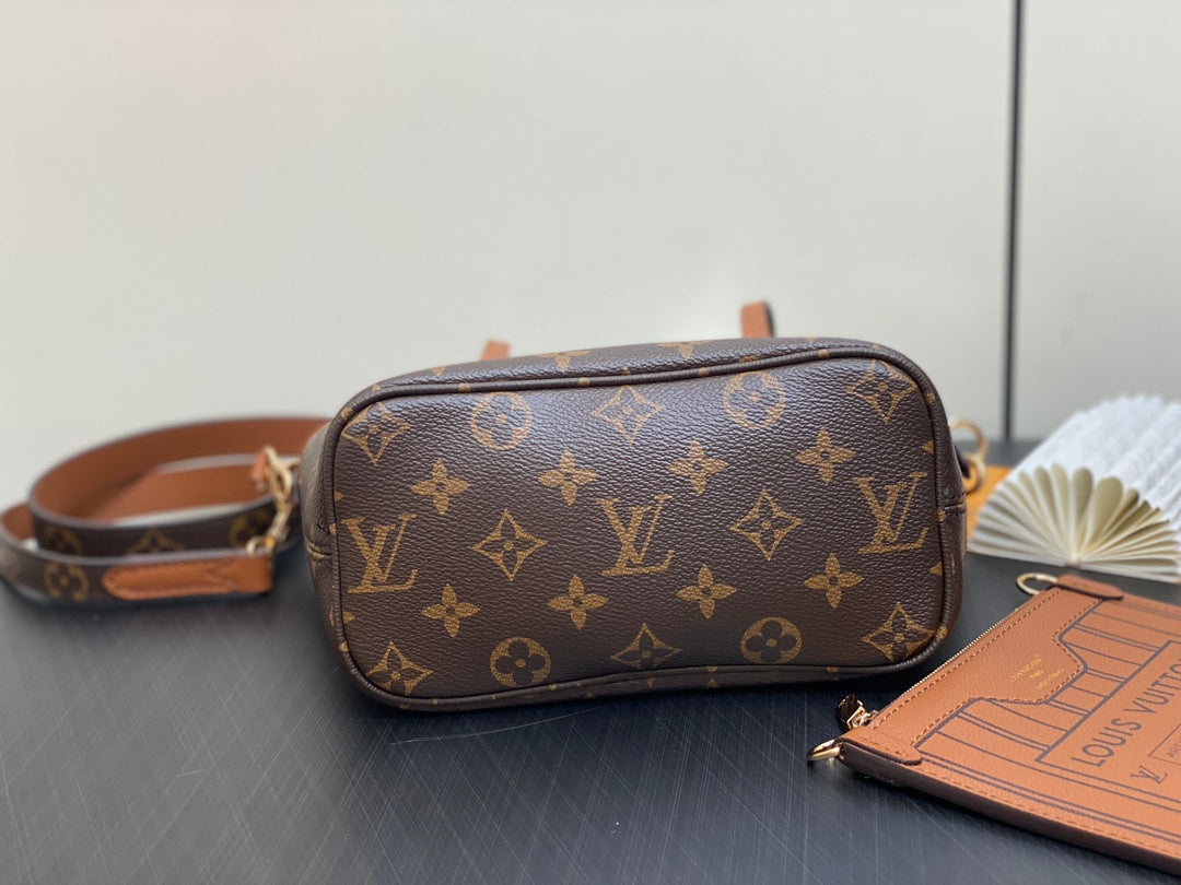 Neverfull 24 Bandouli¨¨re Inside Out BB Brown Calfskin