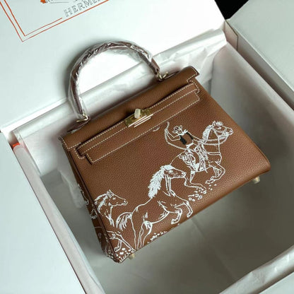 SAC BIRKIN 25 EN CUIR DE VEAU MARRON CHOCOLAT AVEC AUTOCOLLANT BLANC (FABRIQUÉ SUR COMMANDE)