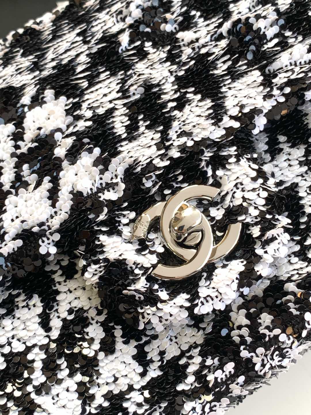CC 25C Blanc Noir Paillettes Quincaillerie Argentée