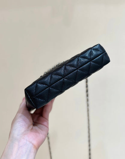 Bolso pequeño 25C de 17 cm de piel de becerro granulada negra