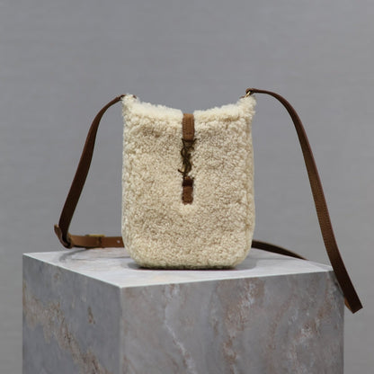 SAC HOBO LE 5 À 7 18 EN PEAU LAINE CRÈME ET BORDURE EN DAIM MARRON
