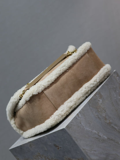 NIKI MEDIUM 28 IN CAMEL SUEDE AND WHITE SHEARLING