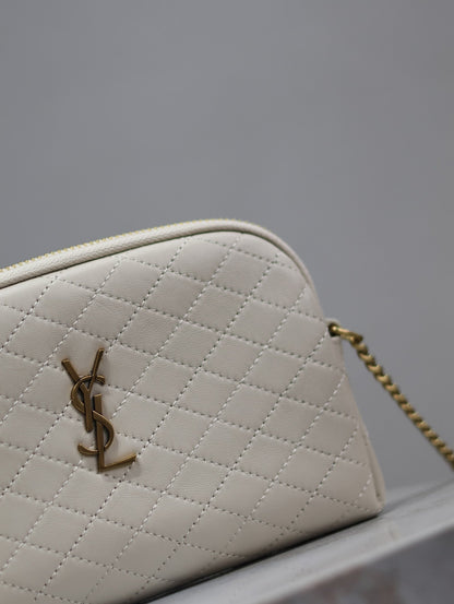 GABY ZIPPED POUCH 19 IN WHITE QUILTED LAMBSKIN GOLD HARDWARE