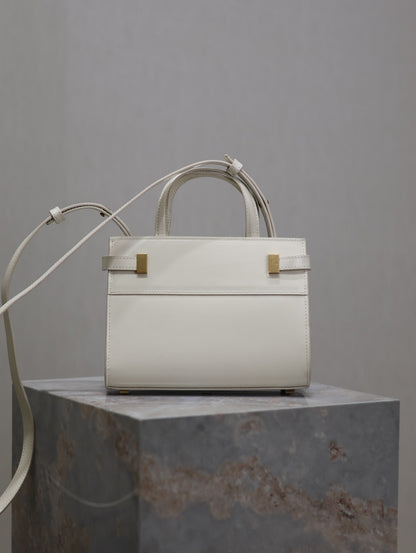 PETIT SAC À MAIN MANHATTAN 21 EN CUIR DE VEAU BLANC, QUINCAILLERIE DORÉE