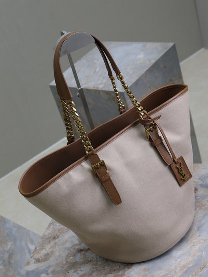 SAC CABAS 47 EN TOILE BLANCHE ET BORDURE EN CUIR MARRON, QUINCAILLERIE DORÉ