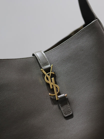 LE 5 À 7 GRAND SAC 31 EN AGNEAU VERT KAKI