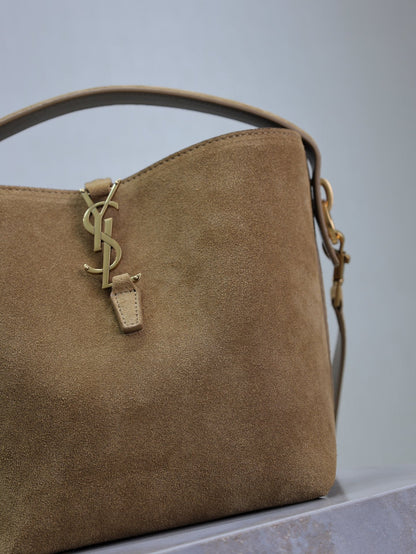 BOLSA DE CUBO PEQUEÑA LE 37 DE 20" EN ANTE MARRÓN SUCIO