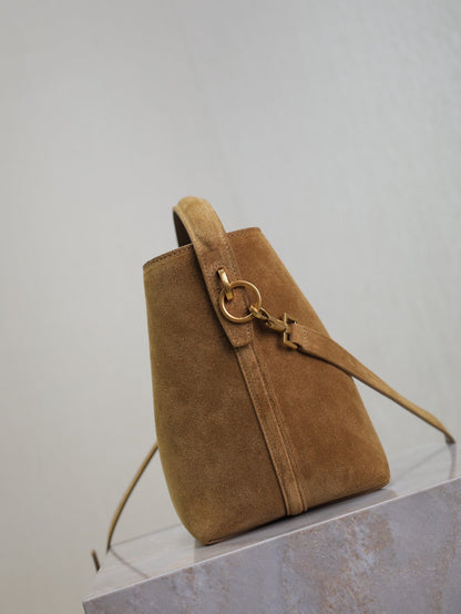 BOLSA DE CUBO PEQUEÑA LE 37 DE 20" EN ANTE MARRÓN SUCIO