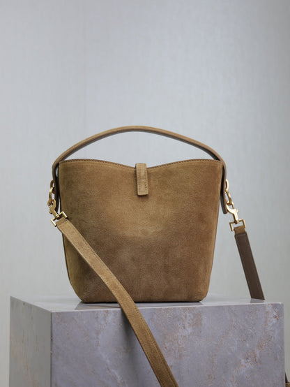 BOLSA DE CUBO PEQUEÑA LE 37 DE 20" EN ANTE MARRÓN SUCIO