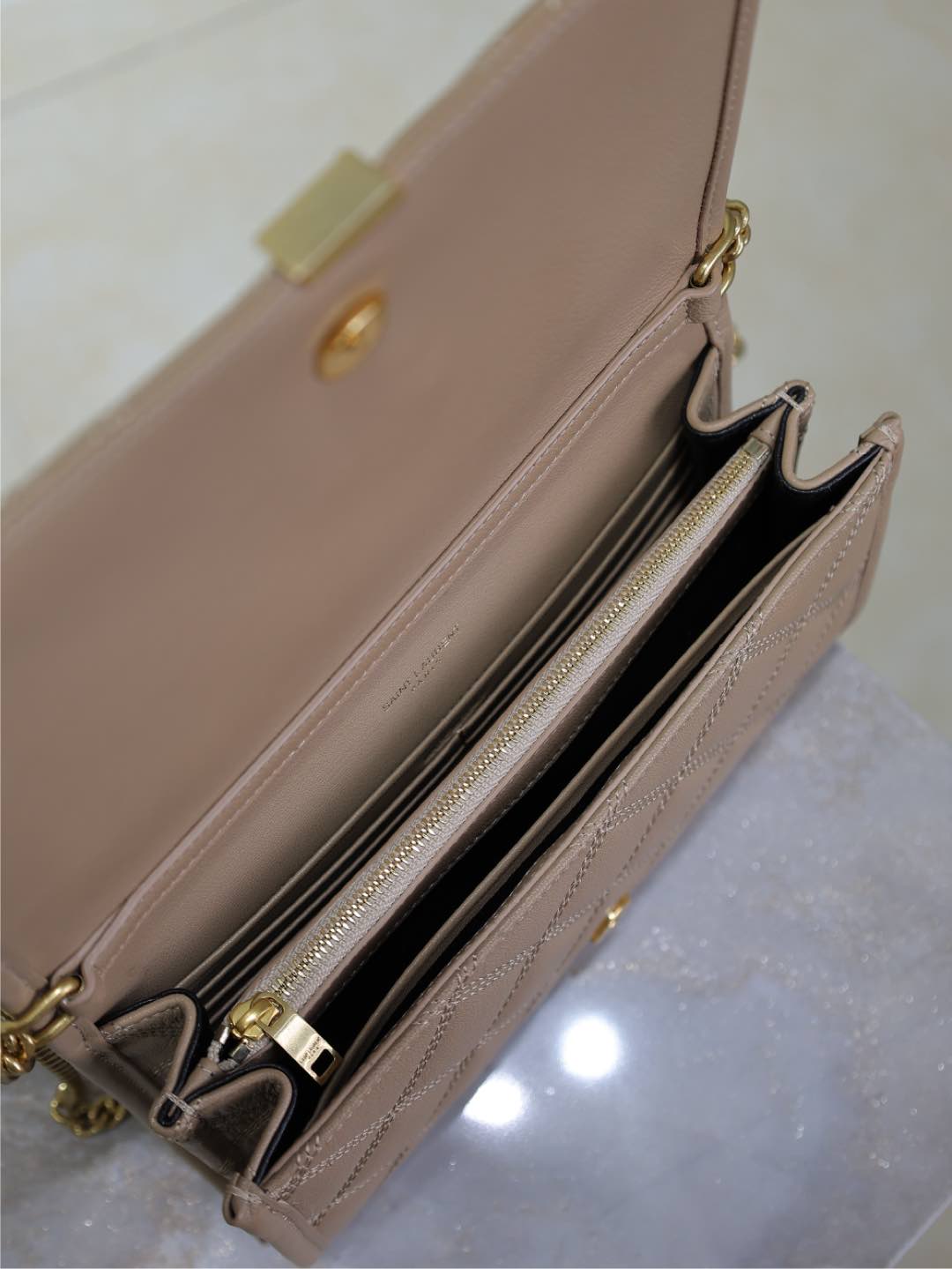 BECKY 22 EN CUIR D'AGNEAU MATELASSÉ MARRON MOYEN QUINCAILLERIE DORÉ