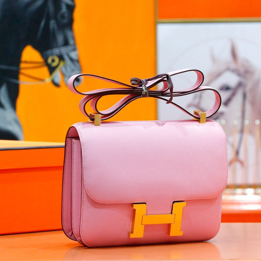 Constance 24, piel Epsom rosa, herrajes plateados