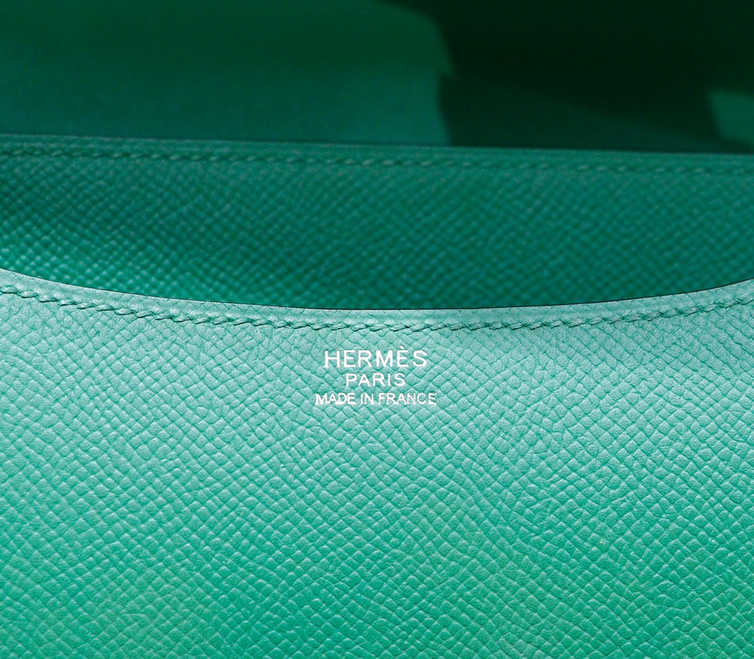 Constance 24, cuero Epsom verde oscuro, herrajes plateados