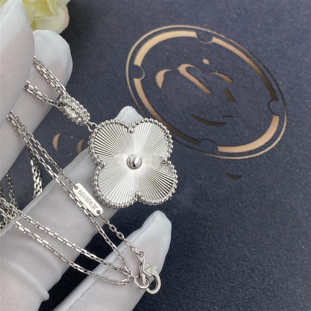 DIANA CLOVER 25MM SILVER BIG CLOVER NECKLACE