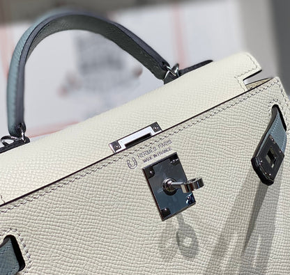 HM KELLY MINI 20 BLANCO GLACIER GRIS EPSOM HERRAJES PLATEADOS