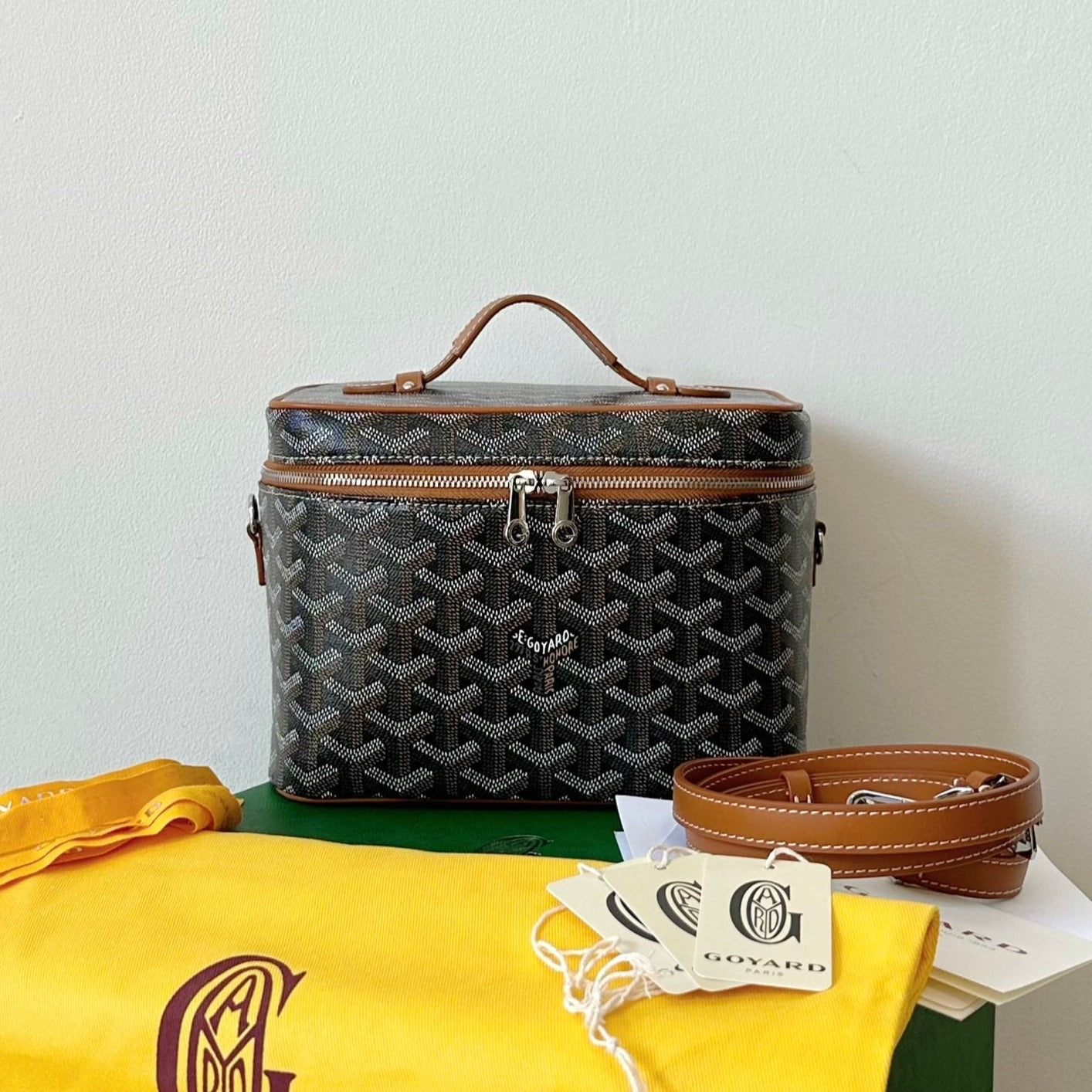BOLSA DE MAQUILLAJE GOYA 20CM LONA NEGRA Y TAN