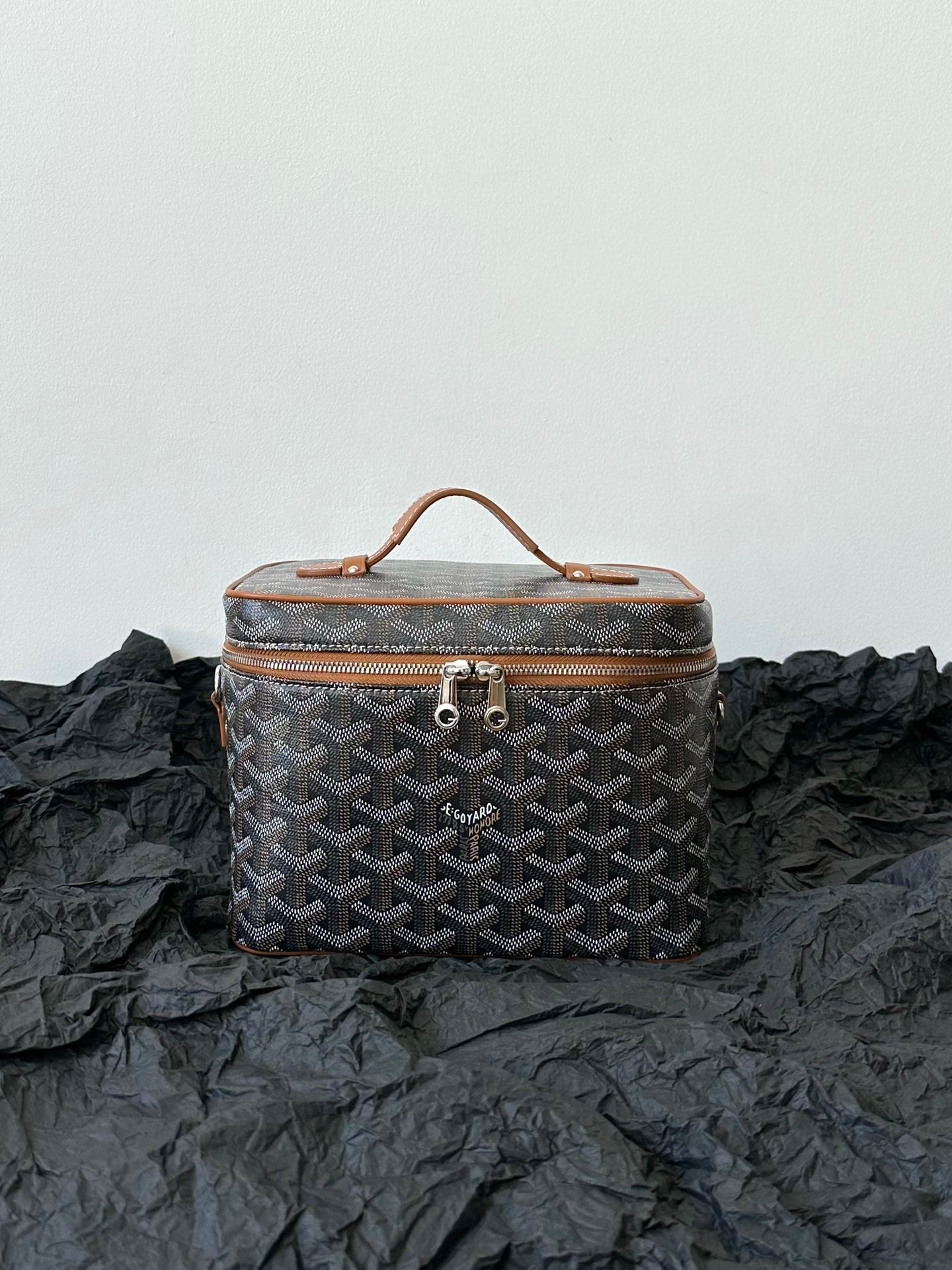 BOLSA DE MAQUILLAJE GOYA 20CM LONA NEGRA Y TAN