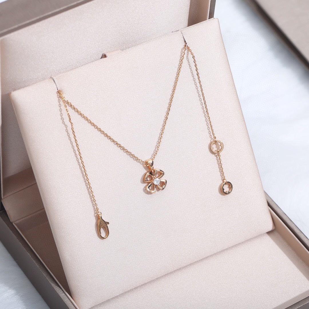 DIANA FIOREVER NECKLACE DIAMOND CENTER